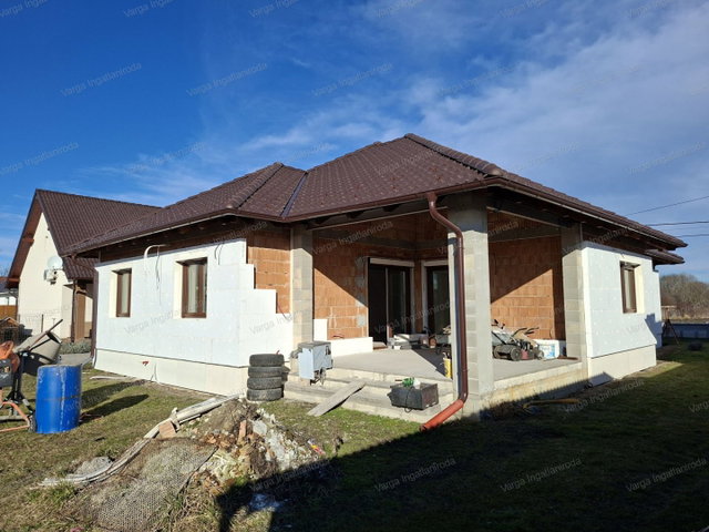 Eladó családi ház, Rábapatyon 99.9 M Ft, 4 szobás