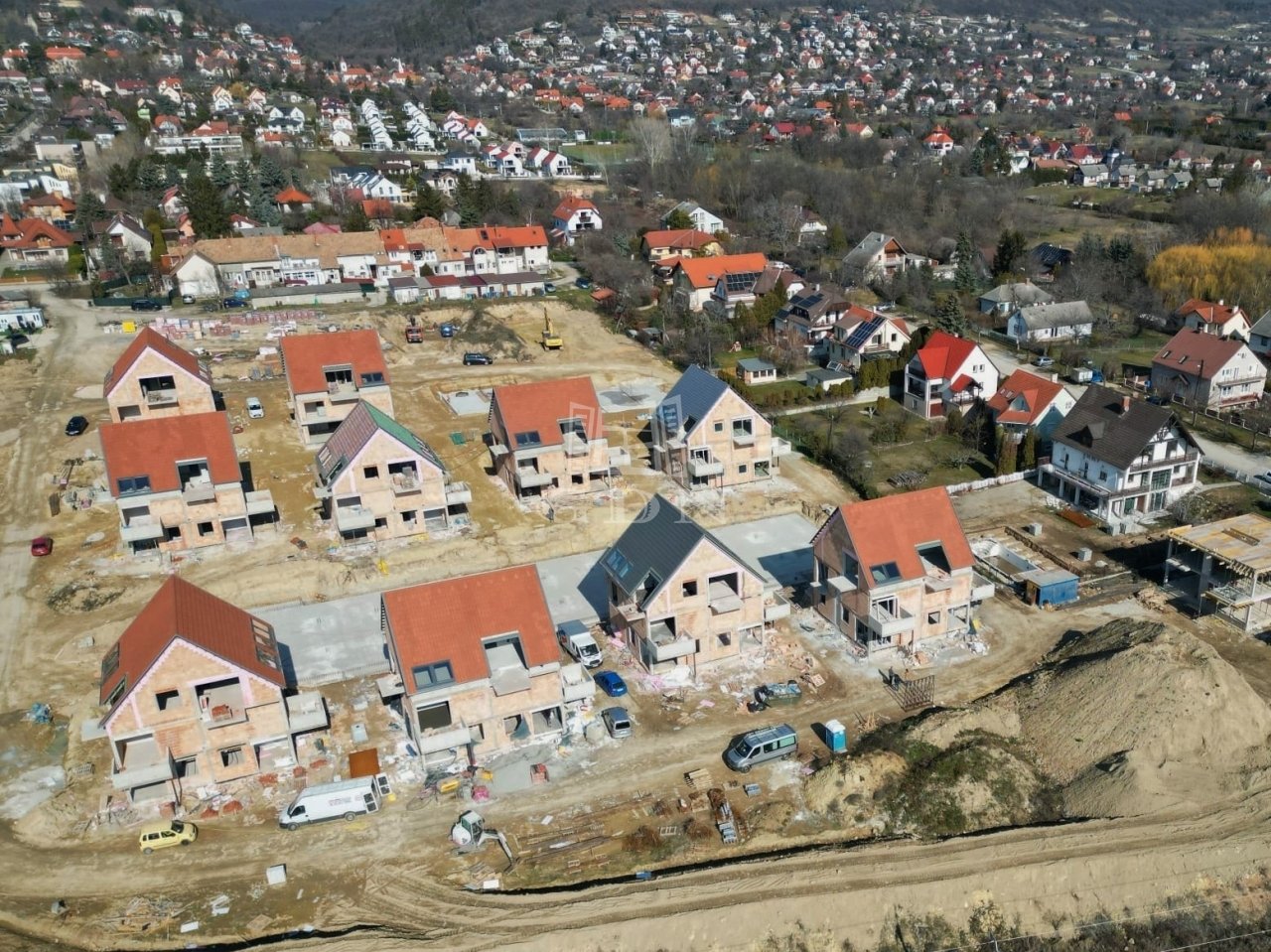 4 bed · 150m² · 224.750.000 ft