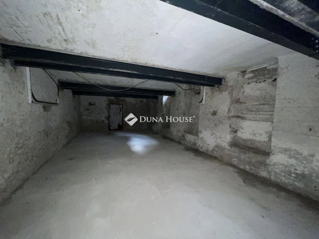 Eladó ipari ingatlan, Budapesten, XIII. kerületben, Huba utcában