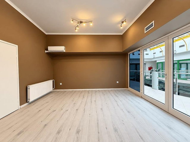 Eladó üzlethelyiség, Budapesten, III. kerületben 26.9 M Ft