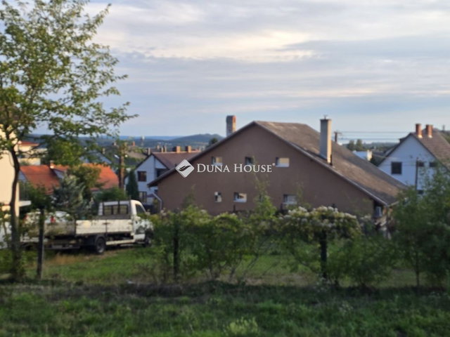 Eladó telek, Balatonfüreden, Tamási Áron utcában 180 M Ft