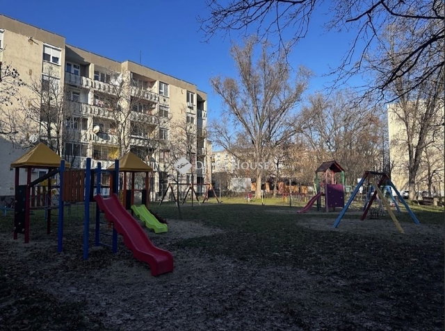 Eladó téglalakás, Makón 35.99 M Ft, 1 szobás