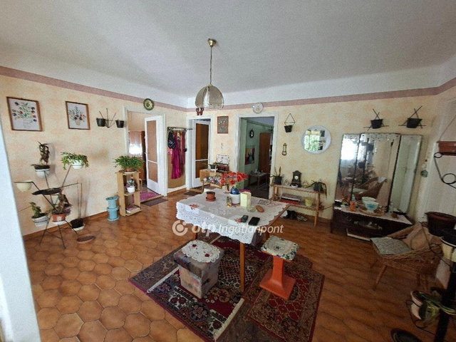 Eladó családi ház, Tiszaalpáron 33 M Ft, 4 szobás