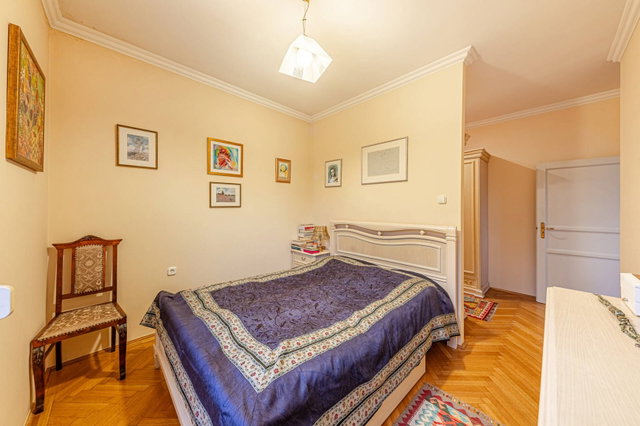 Eladó családi ház, Budapesten, II. kerületben 350 M Ft, 9 szobás