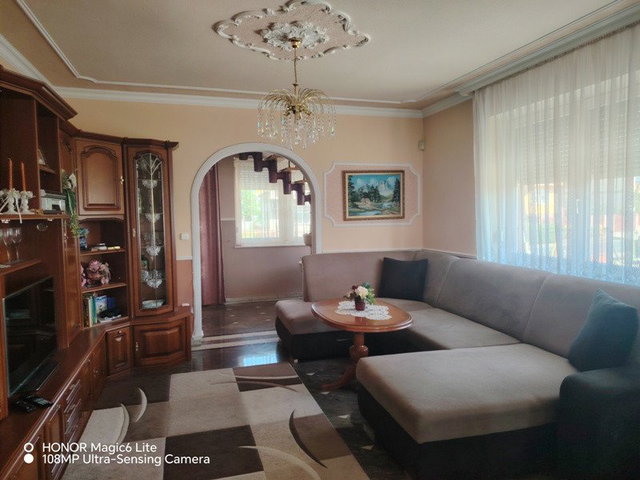 Eladó családi ház, Alsónémediben 125 M Ft, 4+2 szobás