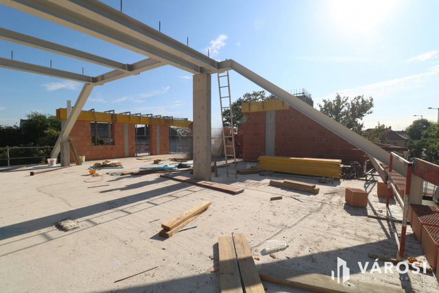 Eladó téglalakás, Szegeden 31 M Ft, 1 szobás
