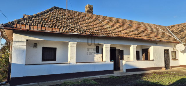 Eladó családi ház, Poroszlón 55 M Ft, 8 szobás