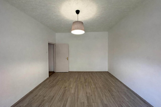 Eladó téglalakás, Komlón, Berek utcában 23.9 M Ft, 1 szobás
