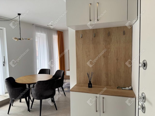 Kiadó téglalakás, albérlet, Székesfehérvárott 300 E Ft / hó
