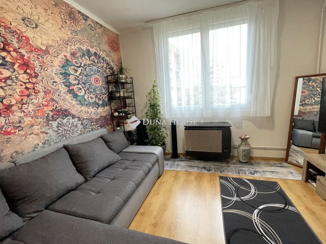 Eladó téglalakás, Szombathelyen 39 M Ft, 2 szobás