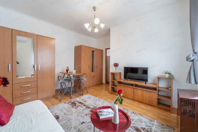 Eladó téglalakás, Budapesten, XIV. kerületben, Szatmár utcában