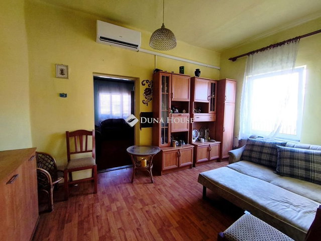 Eladó ikerház, Dombóváron 13.5 M Ft, 2 szobás