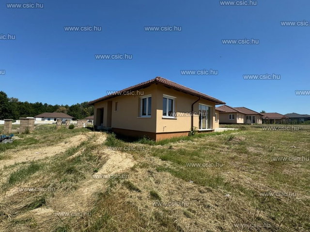 Eladó családi ház, Vácrátóton 149 M Ft, 4+1 szobás