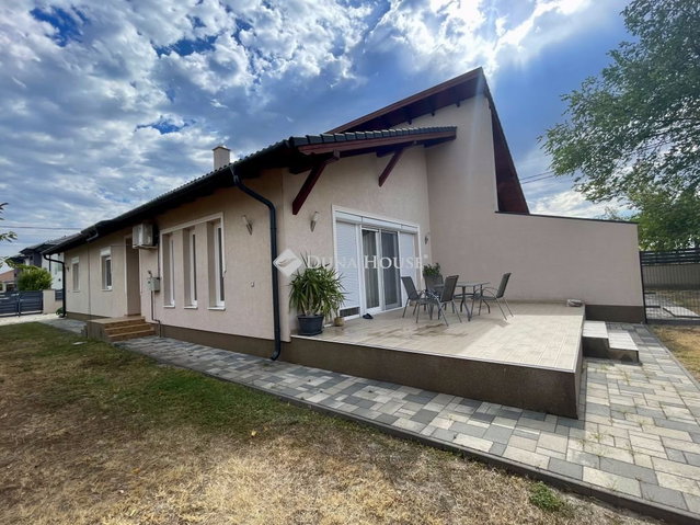 Eladó családi ház, Délegyházán, Gábor Áron utcában 111 M Ft