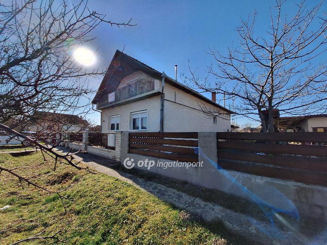 Eladó családi ház, Füzesgyarmaton 42 M Ft, 4 szobás
