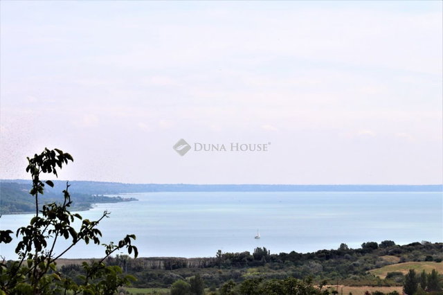 Eladó családi ház, Balatonalmádiban 230 M Ft, 3+1 szobás