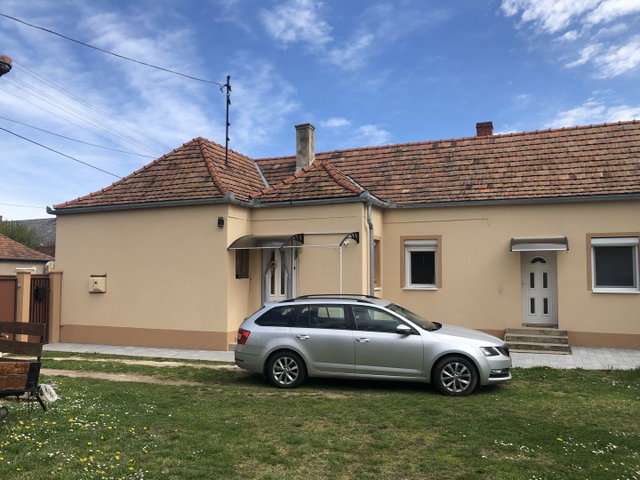 Eladó családi ház, Nyirádon 57.9 M Ft, 3 szobás