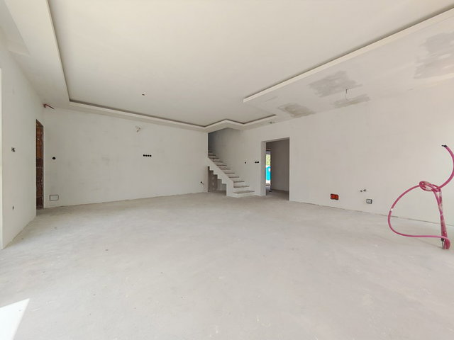 Eladó családi ház, Székesfehérvárott 170 M Ft, 5 szobás