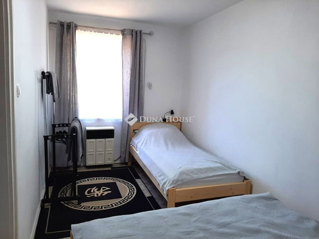 Eladó családi ház, Cserkeszőlőn 65 M Ft, 3 szobás