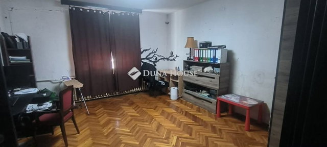 Eladó családi ház, Tardoson, Templom téren 29.99 M Ft, 4 szobás