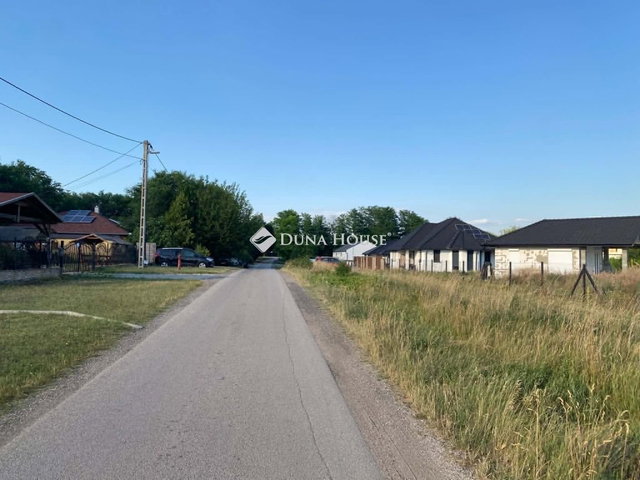 Eladó telek, Besnyőn, Rákóczi Ferenc utcában 20.5 M Ft