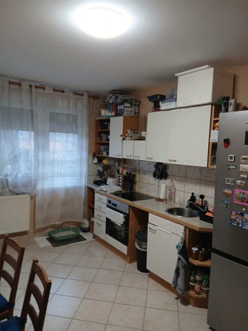 Eladó panellakás, Tatabányán 42.99 M Ft, 2+1 szobás