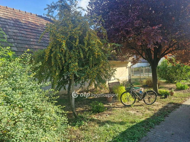 Eladó családi ház, Kölesden 34.9 M Ft, 2 szobás