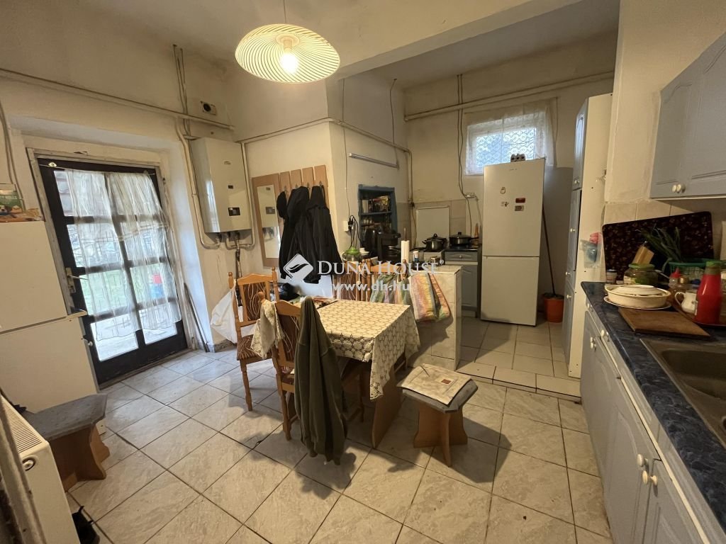 6 bed · 81m² · 48.000.000 ft