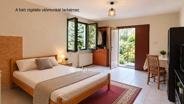 Eladó családi ház, Dunaújvárosban 45 M Ft, 1 szobás