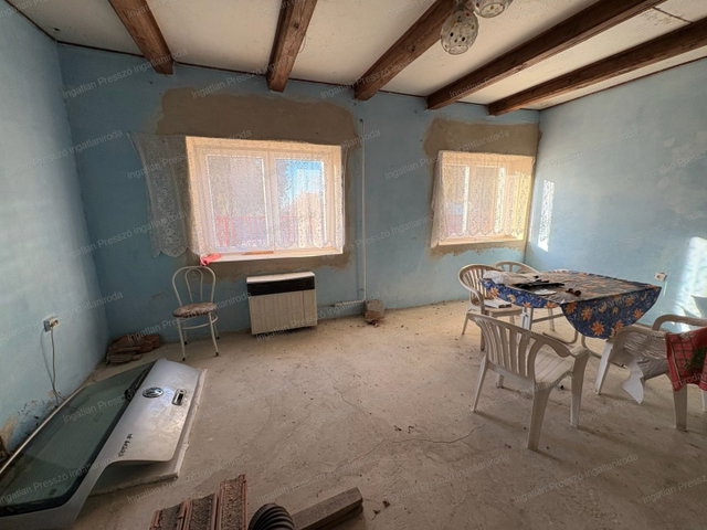 Eladó családi ház, Türjén 12.9 M Ft, 2 szobás