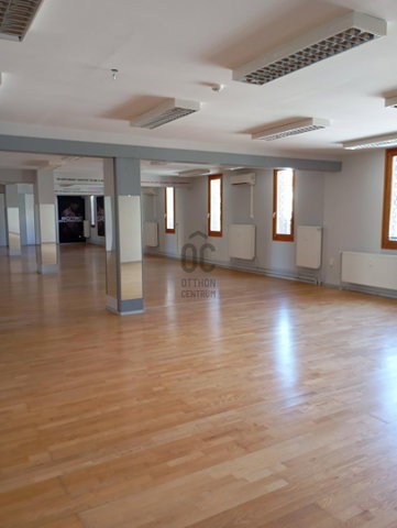 Kiadó ipari ingatlan, Szekszárdon 612 E Ft / hó