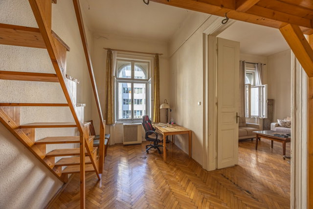 Eladó téglalakás, Budapesten, VI. kerületben 70 M Ft, 2 szobás