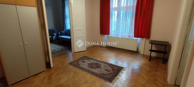 Eladó téglalakás, Budapesten, VI. kerületben 79.5 M Ft, 3 szobás