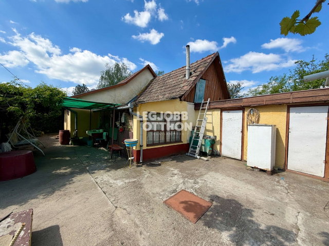 Eladó családi ház, Cegléden 14.5 M Ft, 2 szobás