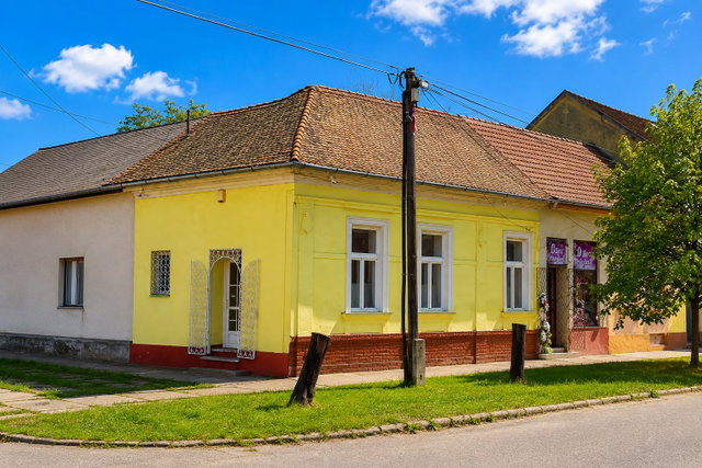 Eladó üzlethelyiség, Szentesen, Rákóczi Ferenc utcában 56 M Ft