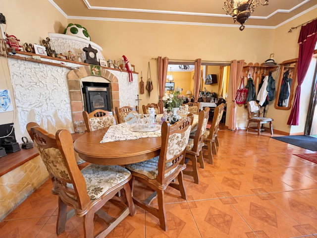 Eladó családi ház, Várbalogon 150 M Ft, 1 szobás