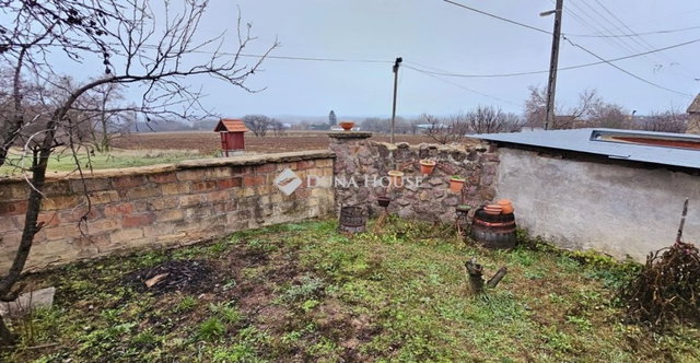 Eladó családi ház, Geresdlakon 21.9 M Ft, 3 szobás