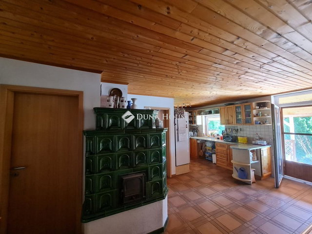 Eladó mezogazdasagi ingatlan, Gyúrón 169 M Ft, 5 szobás
