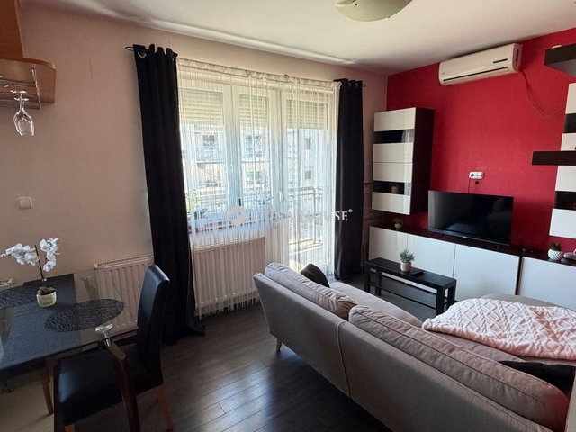 Kiadó téglalakás, albérlet, Veszprémben 180 E Ft / hó