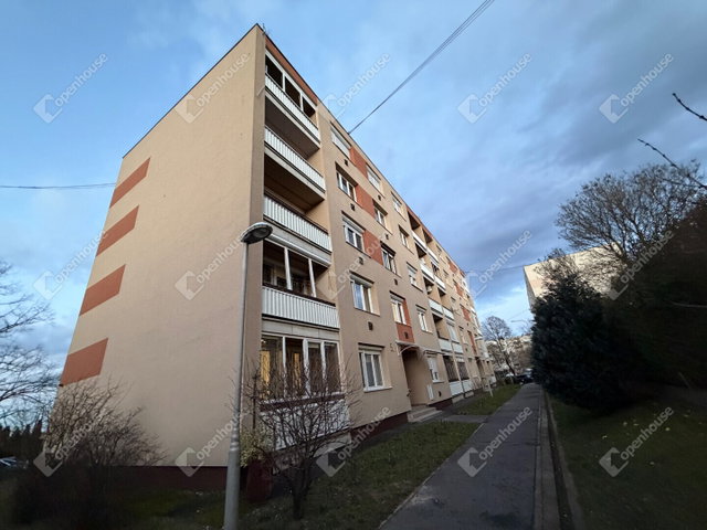 Eladó téglalakás, Zalaegerszegen 38.9 M Ft, 2 szobás