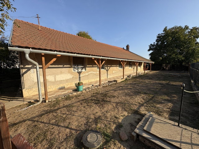 Eladó családi ház, Kisasszondon 28.9 M Ft, 2+3 szobás