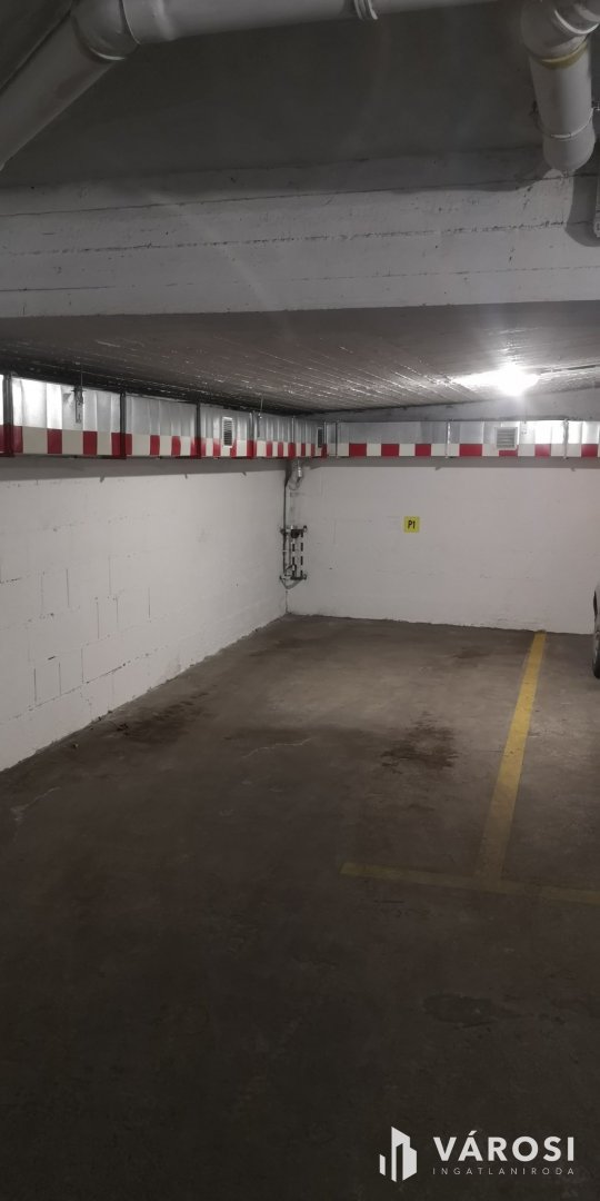 Garázs · 14 m² · 9.900.000 Ft