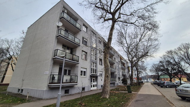 Eladó téglalakás, Kecskeméten 33 M Ft, 1 szobás