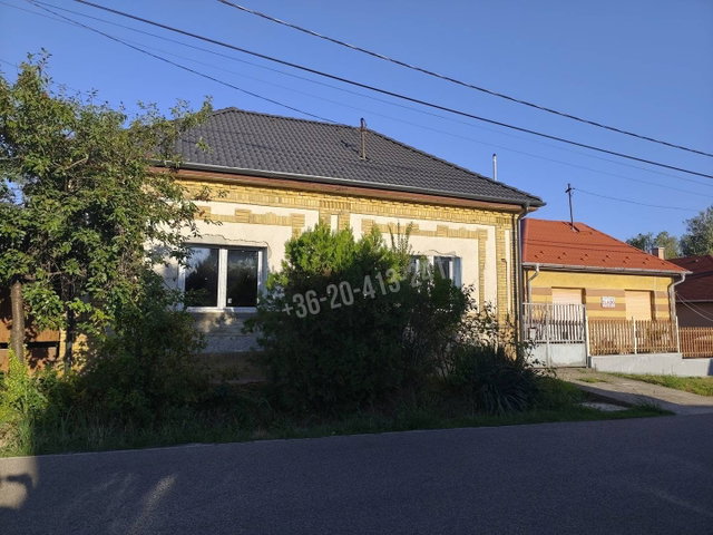 Eladó családi ház, Pécelen 153.5 M Ft, 4 szobás
