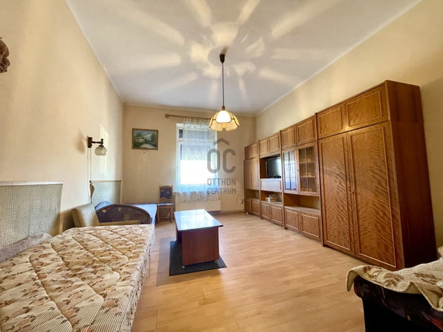 Eladó téglalakás, Sopronban 48 M Ft, 2 szobás
