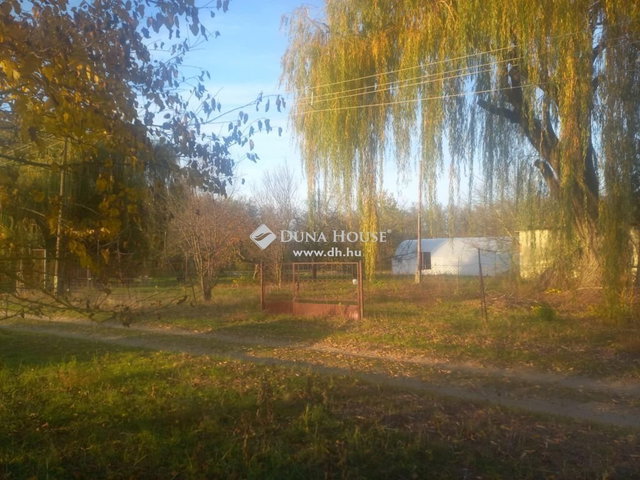 Eladó telek, Csemőn 9.8 M Ft / költözzbe.hu