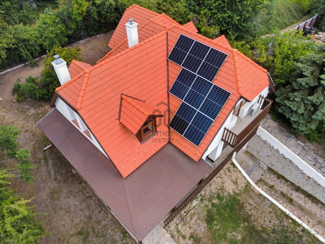 Eladó családi ház, Szentendrén 164.9 M Ft, 6 szobás