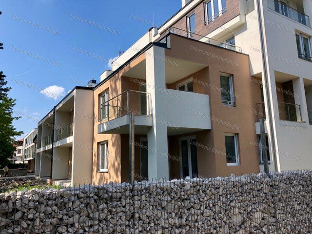 Kiadó téglalakás, albérlet, Balatonlelleén 250 E Ft / hó