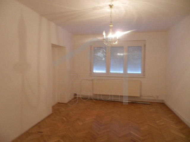 Kiadó téglalakás, albérlet, Esztergomban 180 E Ft / hó