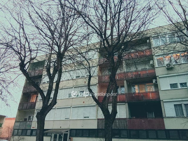 Eladó panellakás, Mátészalkán 30 M Ft, 1+1 szobás